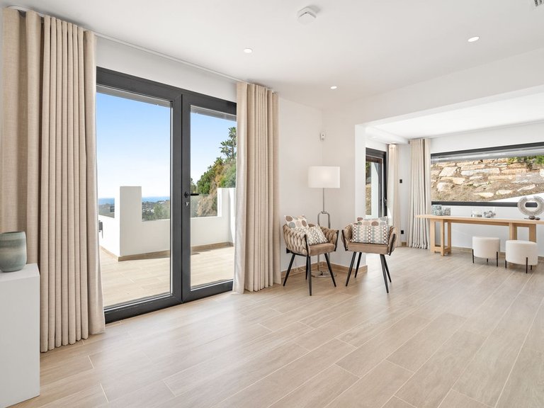 Villa for Sale in Nueva Andalucía, Malaga 32