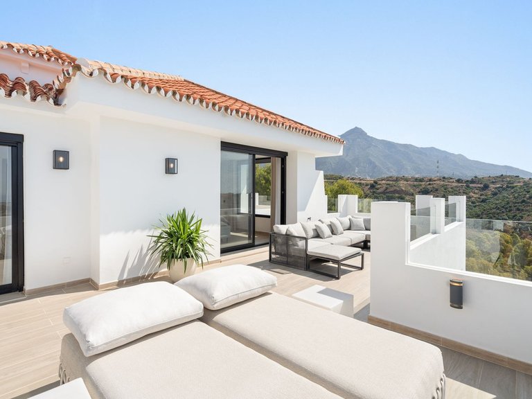 Villa for Sale in Nueva Andalucía, Malaga 34