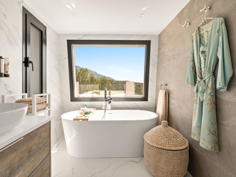 Villa for Sale in Nueva Andalucía, Malaga 38