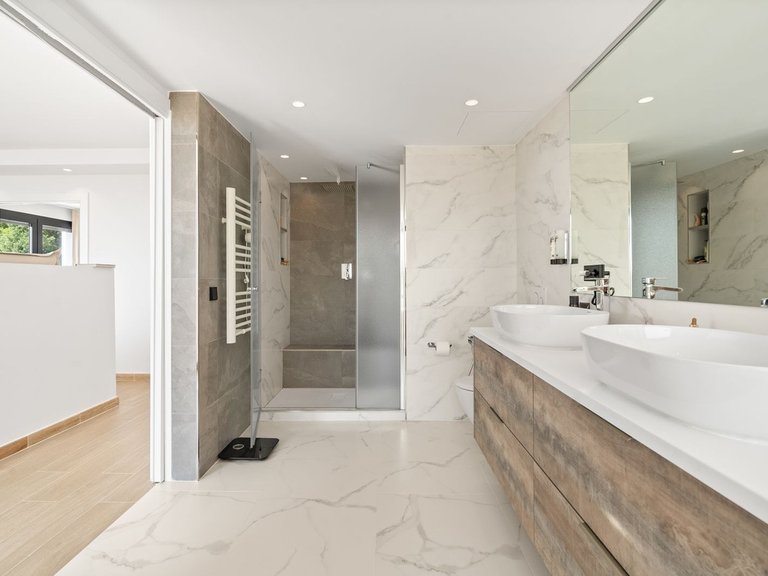 Villa for Sale in Nueva Andalucía, Malaga 40