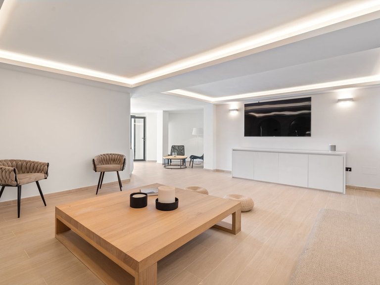 Villa for Sale in Nueva Andalucía, Malaga 42