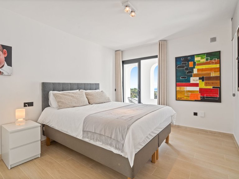 Villa for Sale in Nueva Andalucía, Malaga 43
