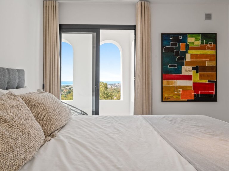 Villa for Sale in Nueva Andalucía, Malaga 44