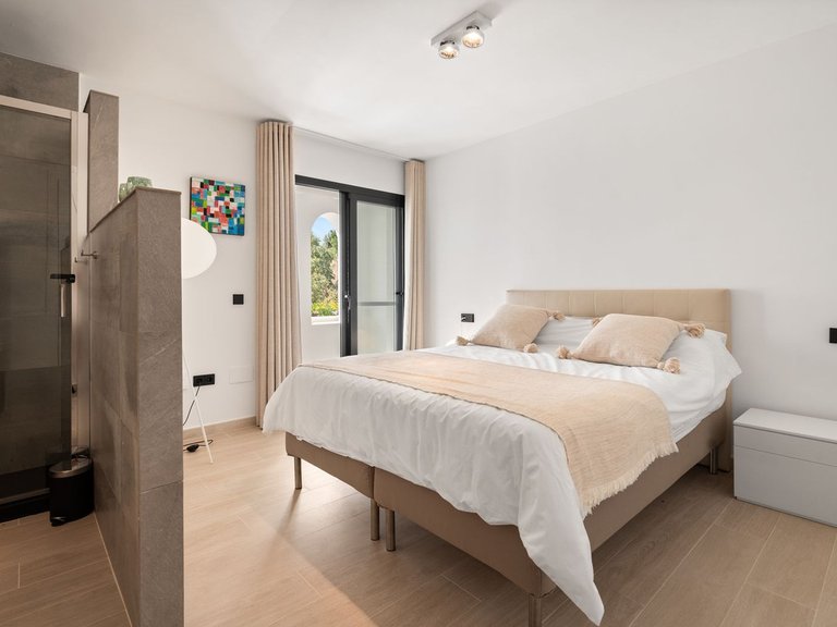 Villa for Sale in Nueva Andalucía, Malaga 47