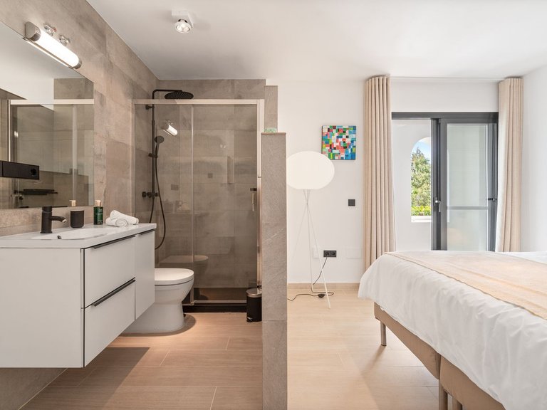 Villa for Sale in Nueva Andalucía, Malaga 49