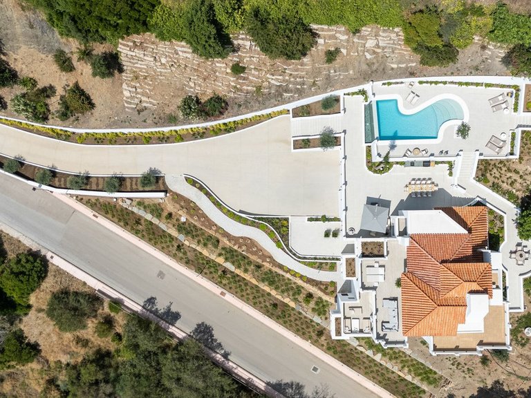 Villa for Sale in Nueva Andalucía, Malaga 56