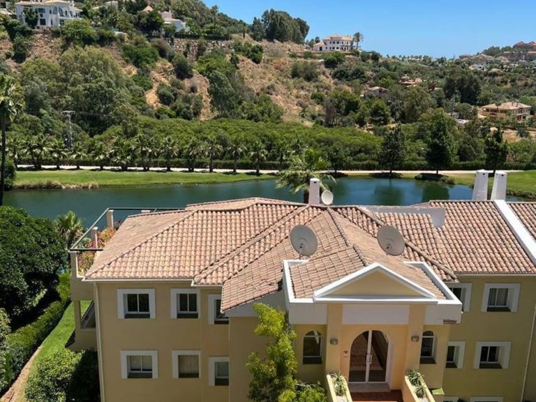 Apartment for Sale in La Quinta, Malaga 17