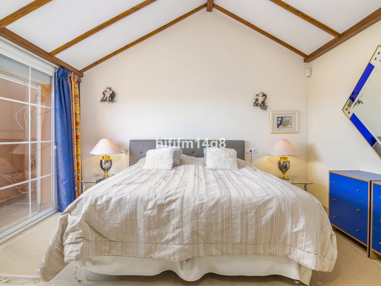 Apartment for Sale in Nueva Andalucía, Malaga 10