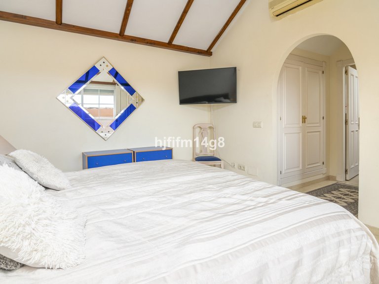 Apartment for Sale in Nueva Andalucía, Malaga 11