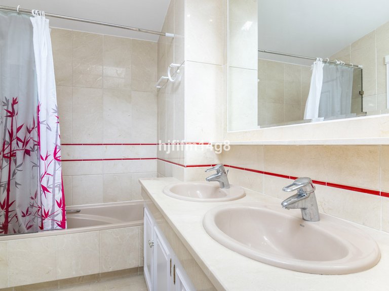 Apartment for Sale in Nueva Andalucía, Malaga 13