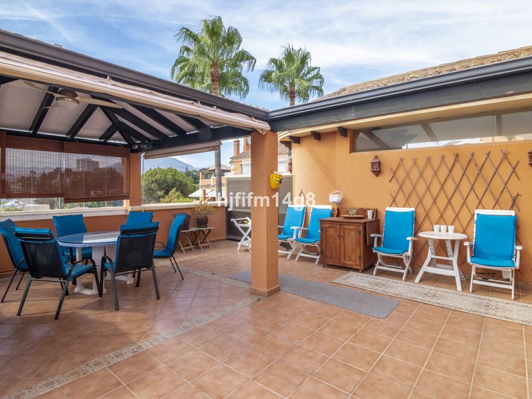 Apartment for Sale in Nueva Andalucía, Malaga 26