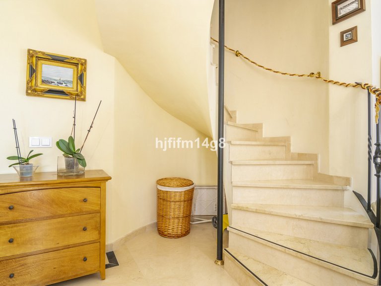 Apartment for Sale in Nueva Andalucía, Malaga 9