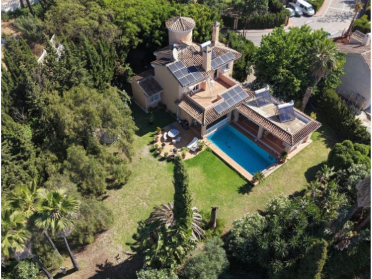 Villa for Sale in Elviria, Malaga 1