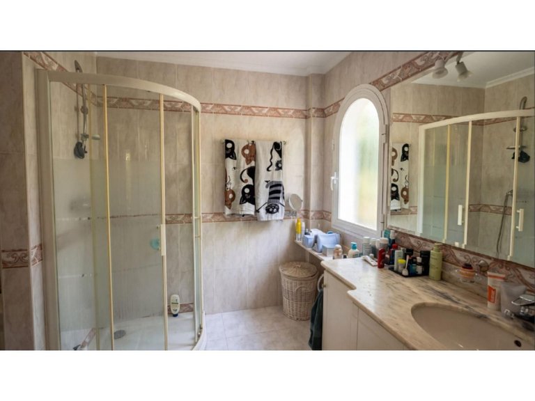 Villa for Sale in Elviria, Malaga 10