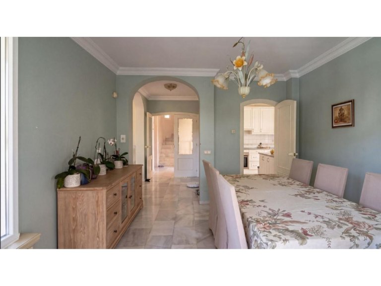 Villa for Sale in Elviria, Malaga 11