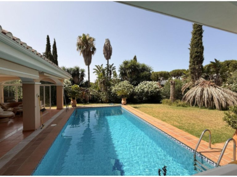 Villa for Sale in Elviria, Malaga 18