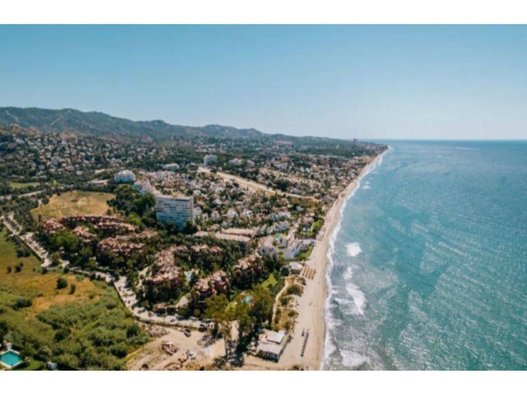 Villa for Sale in Elviria, Malaga 28