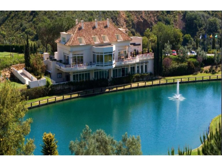 Villa for Sale in Elviria, Malaga 29
