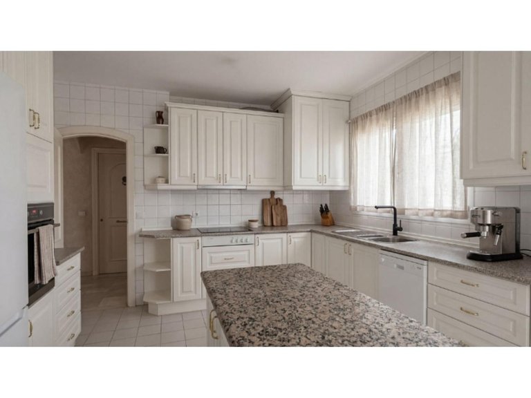 Villa for Sale in Elviria, Malaga 5