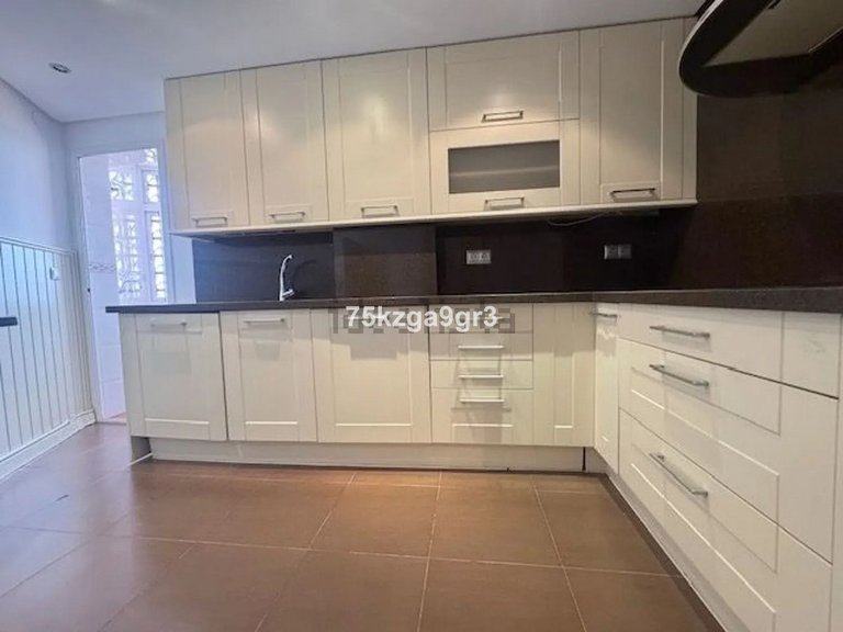 Apartment for Sale in Arroyo De La Miel, Malaga 15
