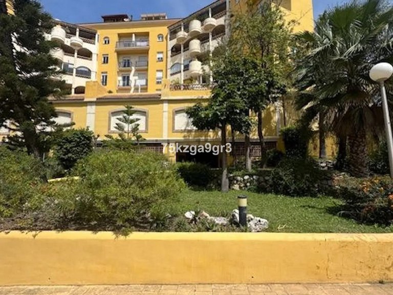 Apartment for Sale in Arroyo De La Miel, Malaga 27