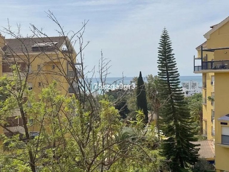 Apartment for Sale in Arroyo De La Miel, Malaga 28