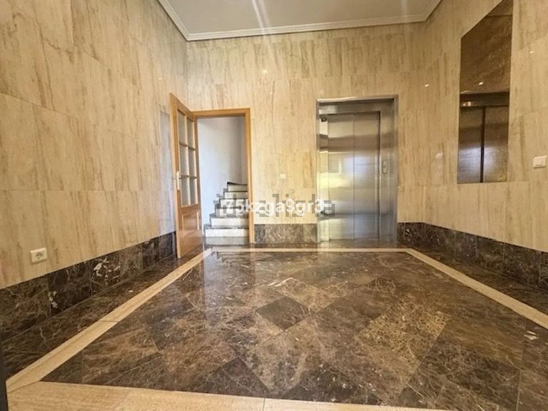Apartment for Sale in Arroyo De La Miel, Malaga 34