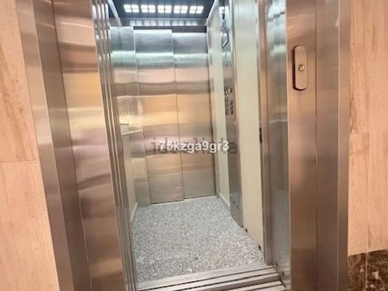 Apartment for Sale in Arroyo De La Miel, Malaga 35