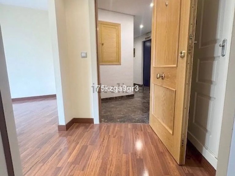 Apartment for Sale in Arroyo De La Miel, Malaga 4