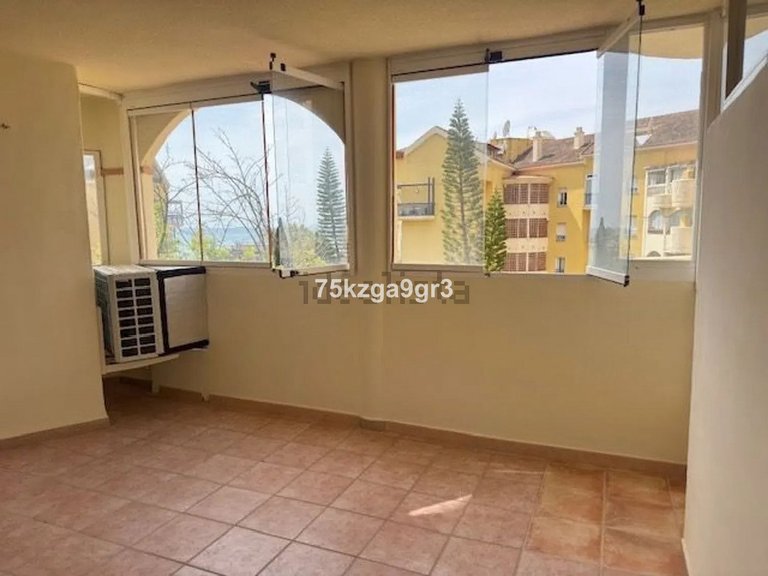 Apartment for Sale in Arroyo De La Miel, Malaga 5