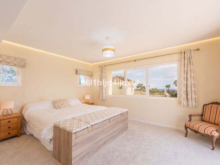 Villa for Sale in Sotogrande Alto, Cadiz 12