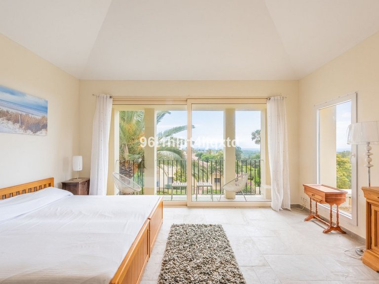 Villa for Sale in Sotogrande Alto, Cadiz 16