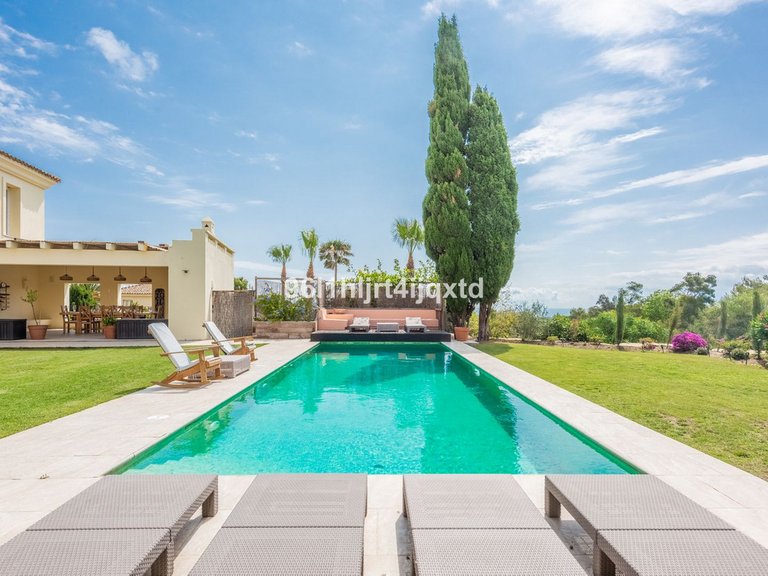 Villa for Sale in Sotogrande Alto, Cadiz 3