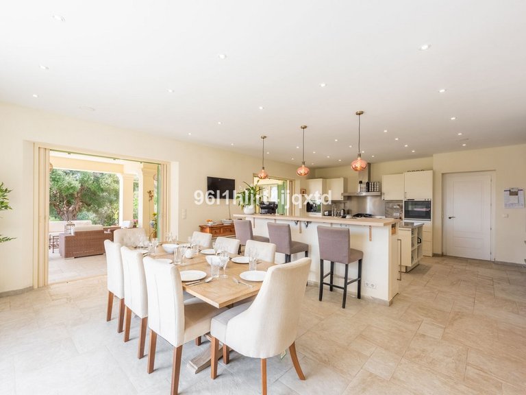 Villa for Sale in Sotogrande Alto, Cadiz 7