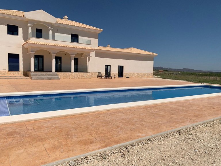 Villa for Sale in Pinoso, Alicante 11