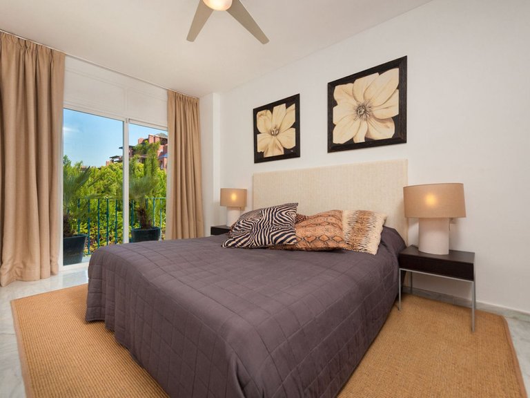 Villa for Sale in Guadalmina Baja, Malaga 18