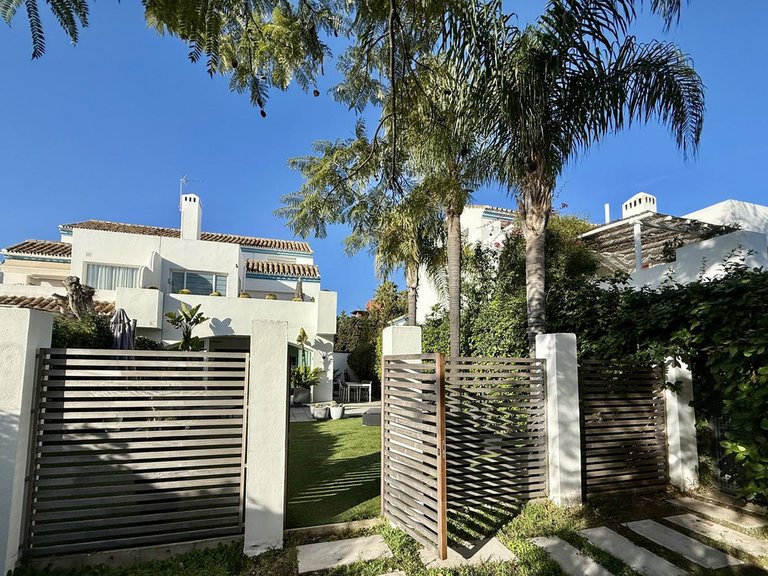 Villa for Sale in Guadalmina Baja, Malaga 19