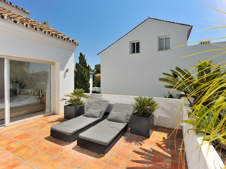 Villa for Sale in Guadalmina Baja, Malaga 24