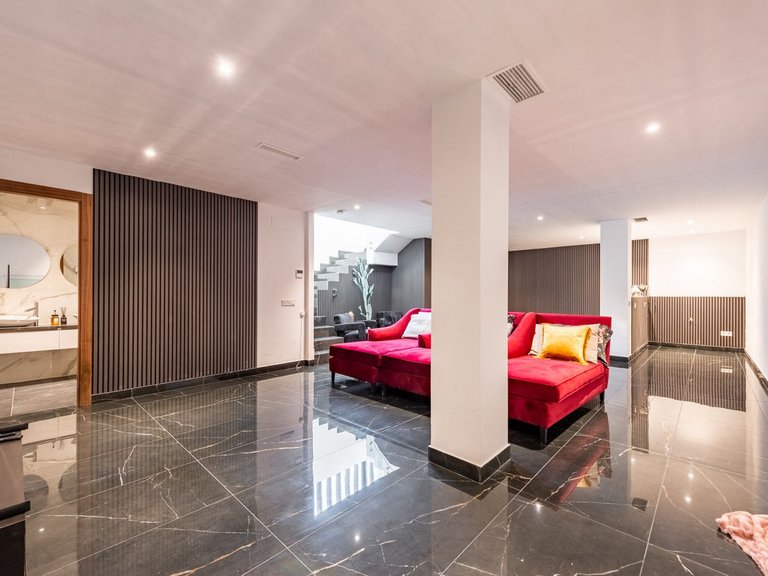 Villa for Sale in Estepona, Malaga 24