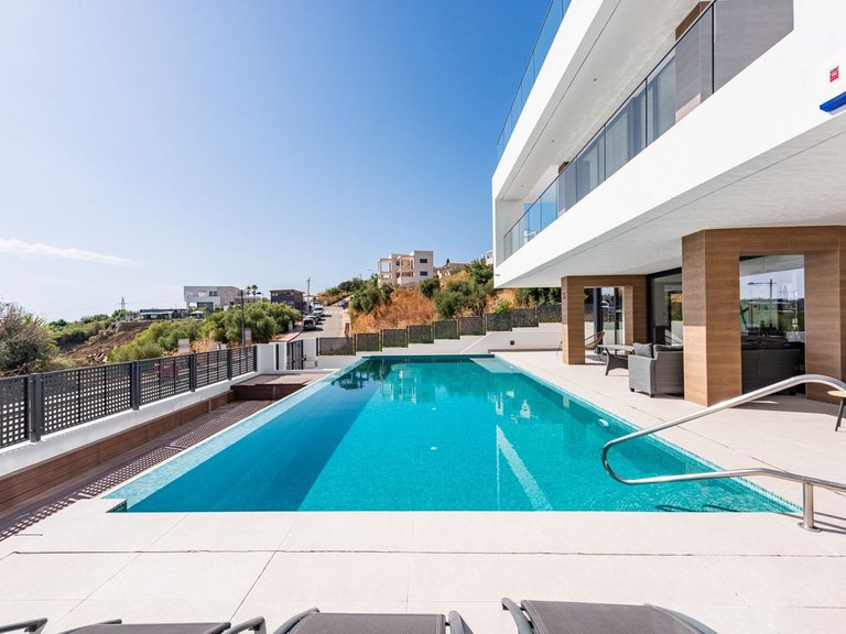 Villa for Sale in Estepona, Malaga 32