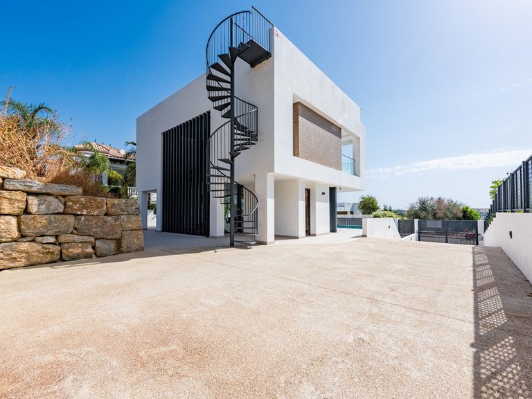 Villa for Sale in Estepona, Malaga 34