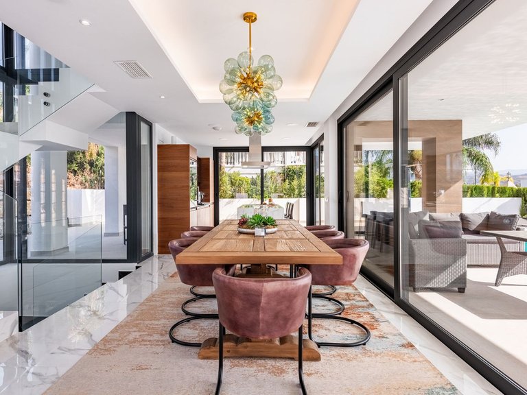 Villa for Sale in Estepona, Malaga 8