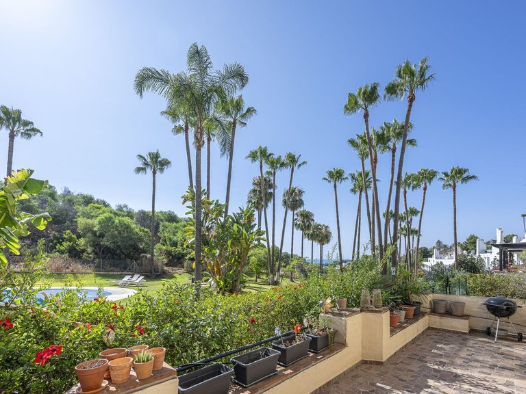 Apartment for Sale in The Golden Mile, Malaga 1