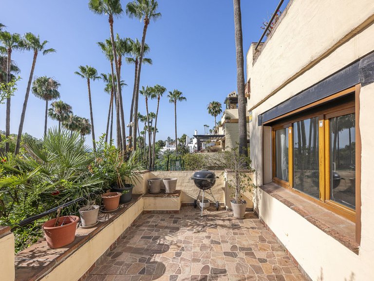Apartment for Sale in The Golden Mile, Malaga 12