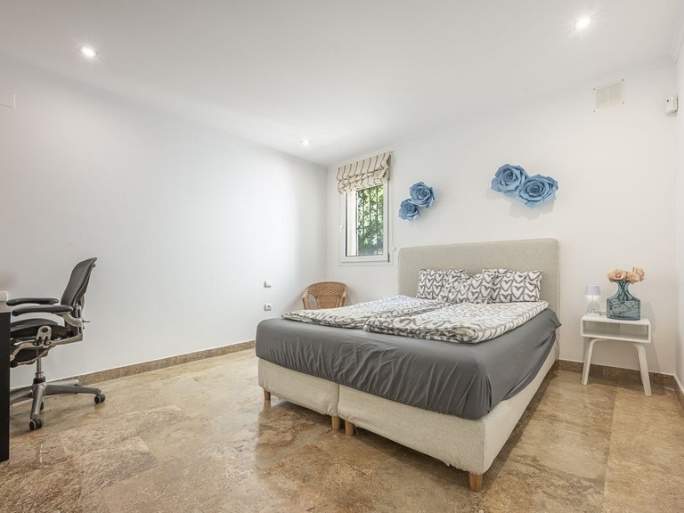 Apartment for Sale in The Golden Mile, Malaga 15
