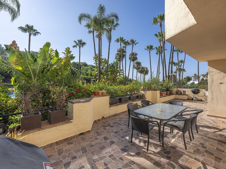 Apartment for Sale in The Golden Mile, Malaga 2