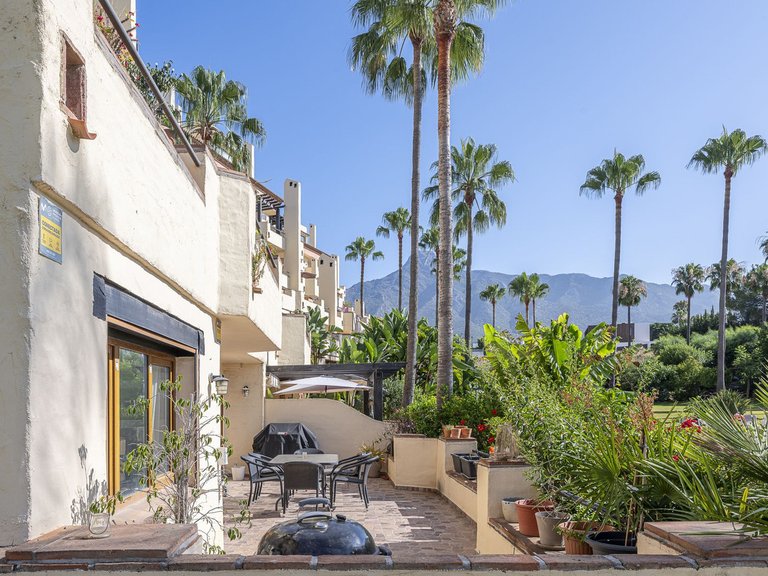 Apartment for Sale in The Golden Mile, Malaga 20