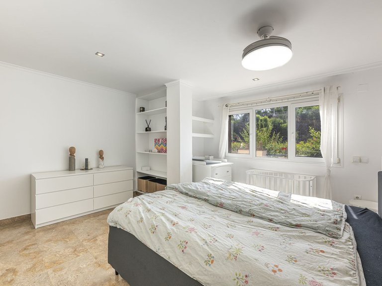 Apartment for Sale in The Golden Mile, Malaga 22