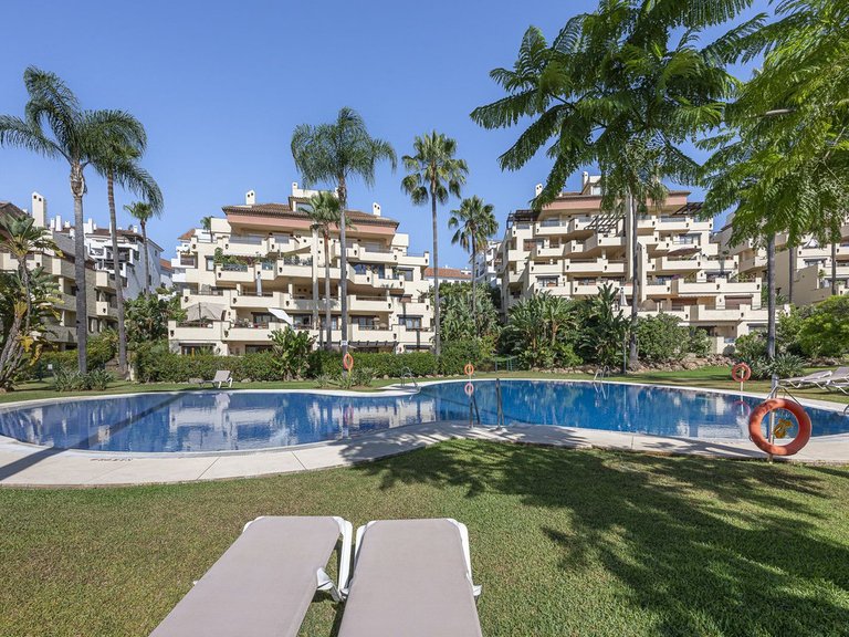 Apartment for Sale in The Golden Mile, Malaga 34