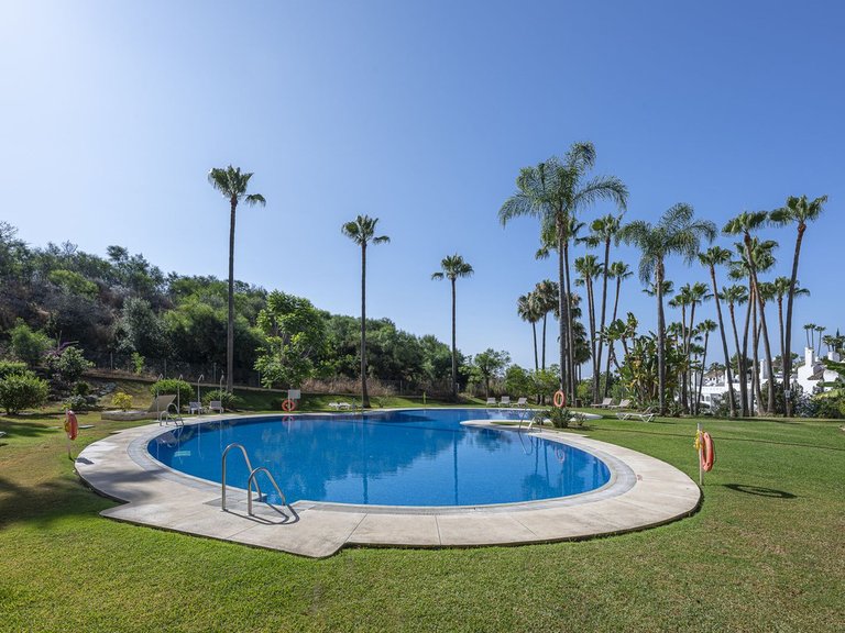 Apartment for Sale in The Golden Mile, Malaga 35